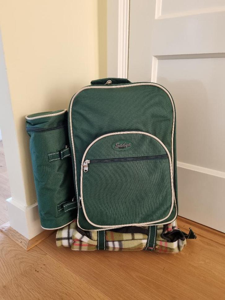 Complete picknick rugzak met picknickkleed. Voor 4 personen, Hobby en Vrije tijd, Picknickmanden, Nieuw, Ophalen of Verzenden