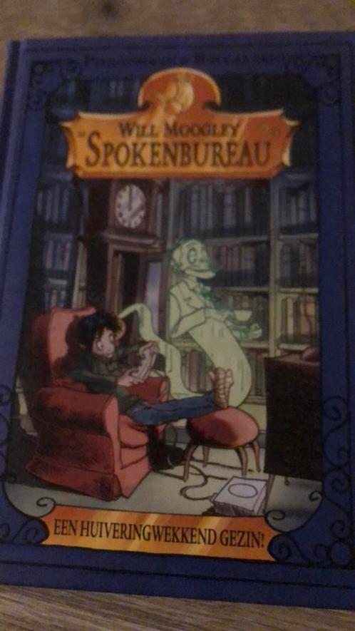 Een huiveringwekkend gezin! Will Moogley spokenbureau, Boeken, Kinderboeken | Jeugd | onder 10 jaar, Zo goed als nieuw, Ophalen of Verzenden