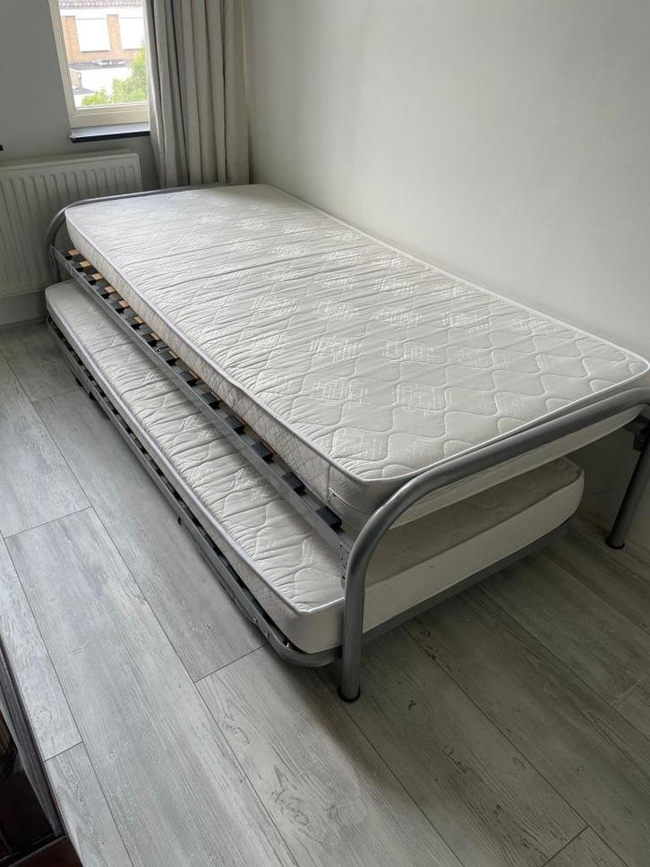 Dubbel Divan onderschuifbed Te Koop, Huis en Inrichting, Slaapkamer | Bedden, Zo goed als nieuw, Tweepersoons, 90 cm, 200 cm, Metaal
