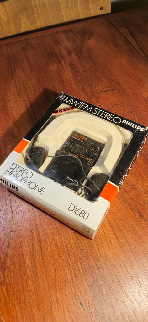 Philips D1680 Vintage Radio -AM/FM Stereo Ultra Slim in doos, Audio, Tv en Foto, Ophalen of Verzenden, Gebruikt, Radio