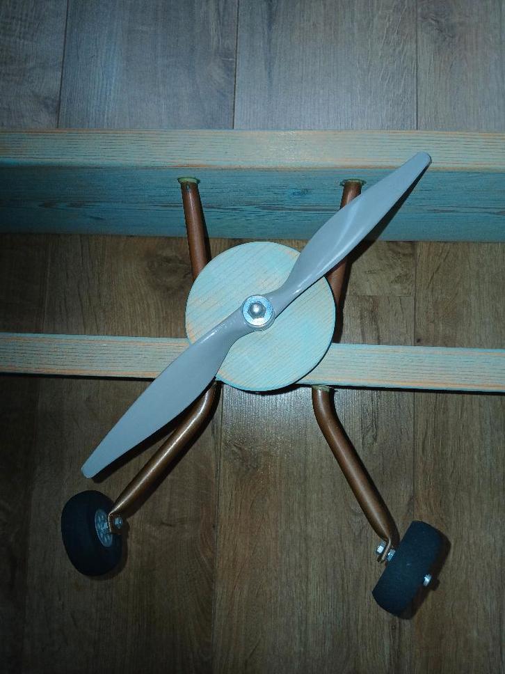 Vliegtuig wandplank zgan, opbrengst goed doel, Huis en Inrichting, Woonaccessoires | Wandplanken en Boekenplanken, Zo goed als nieuw