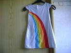 k3 regenboog jurkje zilverglanzend midden beschadigd 3/4jr, Kinderen en Baby's, Carnavalskleding en Verkleedspullen, Ophalen of Verzenden