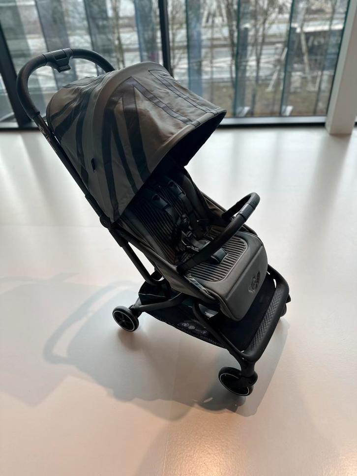 Mini By Easywalker S Buggy - Sutton Grey ( Inc Regenhoes ), Kinderen en Baby's, Buggy's, Zo goed als nieuw, Zonnekap, Ophalen