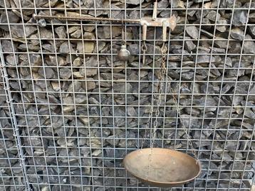 Brocante koperen bascule beschikbaar voor biedingen