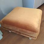 Mooie hocker,bank, voetenbank, poef met houten pootjes!, Huis en Inrichting, Ophalen, Hout, Zo goed als nieuw, Modern