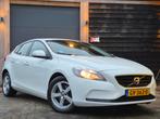 Volvo V40 2.0 T2 122PK 2015 Wit NW Distributieriem, Auto's, Voorwielaandrijving, Stof, Zwart, 4 cilinders