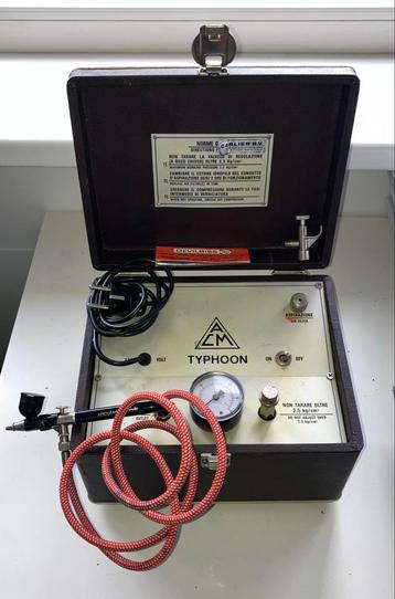 Vintage Airbrush Set - Compressor ACM Typhoon beschikbaar voor biedingen