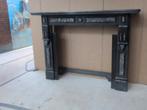 Antieke zwart marmeren Schouw hoog model, Ophalen of Verzenden, Gebruikt, Inbouwhaard, Houthaard