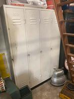 Oude witte doorleefde metalen lockerkast industrieel stoer, Ophalen