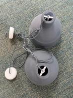 2 Grijze Muuto Unfold Hanglampen, Huis en Inrichting, Kunststof, Ophalen of Verzenden, Zo goed als nieuw, Hanglamp