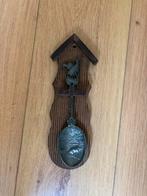 Tinnen lepel op houten rekje, Ophalen of Verzenden