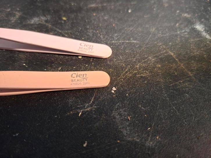 Cien Beauty Pincetten - Roze, Sieraden, Tassen en Uiterlijk, Uiterlijk | Cosmetica en Make-up, Zo goed als nieuw, Toebehoren, Ogen