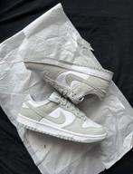 Nike dunk low corduroy grey mt 39, Ophalen of Verzenden, Zo goed als nieuw, Grijs, Sneakers of Gympen