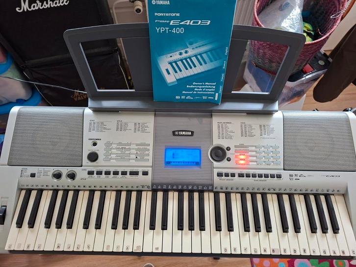 Yamaha Keyboard - Perfect voor Beginners!, Muziek en Instrumenten, Keyboards, Gebruikt, 61 toetsen, Yamaha, Aanslaggevoelig, Met standaard