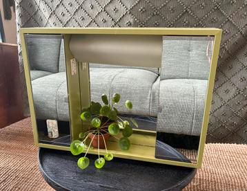 Vintage / Retro badkamerkast / spiegelkast met licht beschikbaar voor biedingen