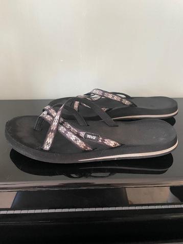 Teva Slippers maat 41 beschikbaar voor biedingen