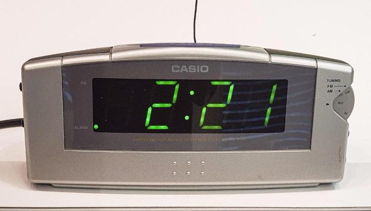 Casio klokradio RT-300, Audio, Tv en Foto, Radio's, Gebruikt, Radio, Ophalen of Verzenden