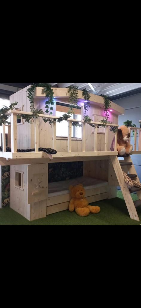Boomhut bed, Kinderen en Baby's, Kinderkamer | Stapelbedden en Hoogslapers, Zo goed als nieuw, Stapelbed, Ophalen