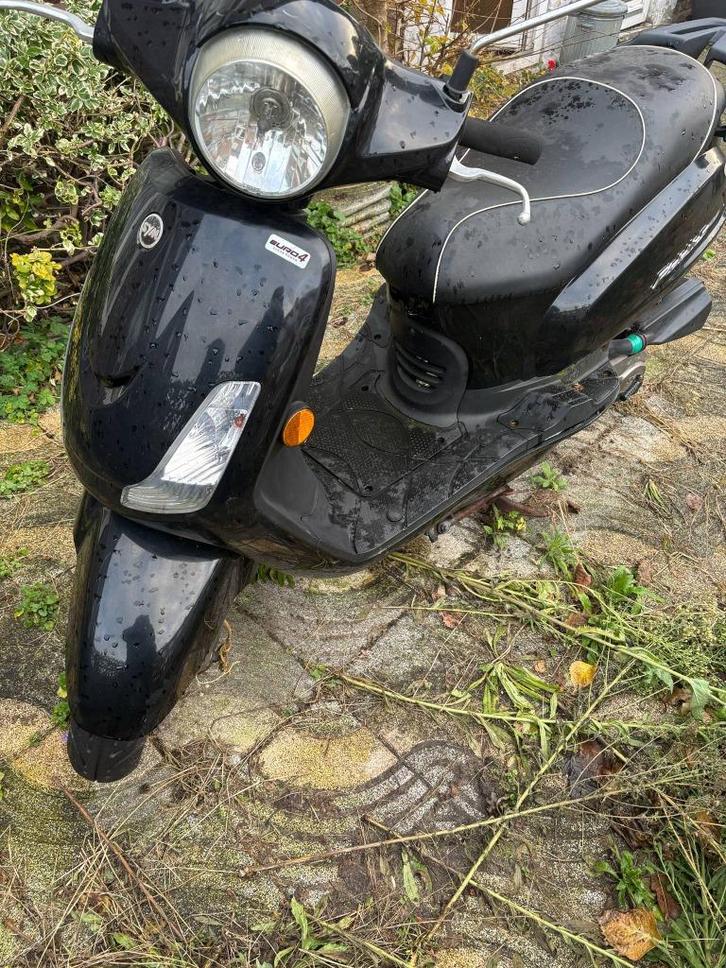 Sym Fiddle, Fietsen en Brommers, Scooters | SYM, Gebruikt, Overige modellen, Maximaal 25 km/u, Benzine, Ophalen