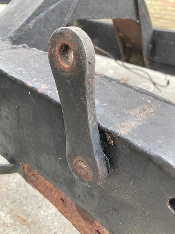 GEZOCHT: Land Rover series shackels/schommeltjes beschikbaar voor biedingen