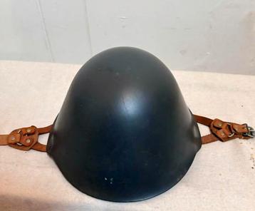 Duitse legerhelm.
Tweede Wereldoorlog WOII WO2
Eerste Wereld beschikbaar voor biedingen