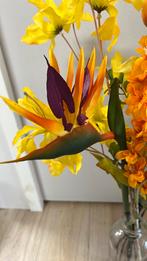 Vaas met kunstbloemen geel oranje, Binnen, Ophalen of Verzenden, Zo goed als nieuw, Nvt