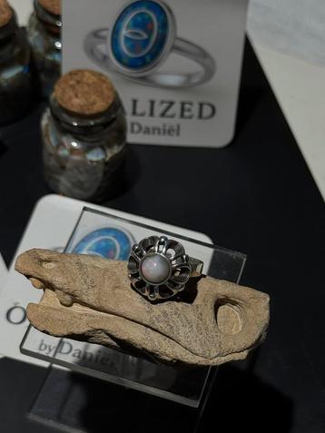 Zilveren ring met australische opaal beschikbaar voor biedingen