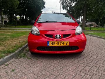 Toyota Aygo 1.0 12V Vvt-i 3DRS MMT 2008 Rood beschikbaar voor biedingen