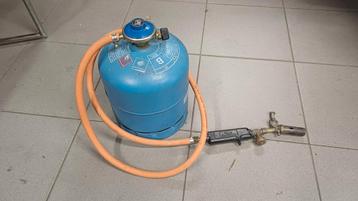 Butaan fles 2,75kg met toorts / brander en reduceerventiel beschikbaar voor biedingen