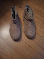Nieuwe warme gevoerde uggie boots maat 39, Bruin, Lage of Enkellaarzen, Nieuw, Ophalen of Verzenden