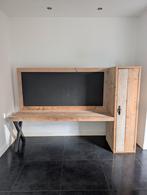 Steigerhouten speeltafel met krijt&magneetbord en kast, Ophalen, Zo goed als nieuw