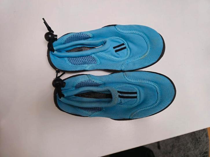 Blauwe waterschoentjes maat 30, Kinderen en Baby's, Babykleding | Schoentjes en Sokjes, Gebruikt, Jongetje of Meisje, Schoentjes