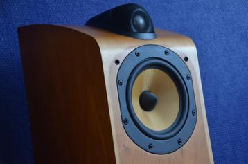 B&W 704 Floorstanding Speakers; Cherrywood Pair