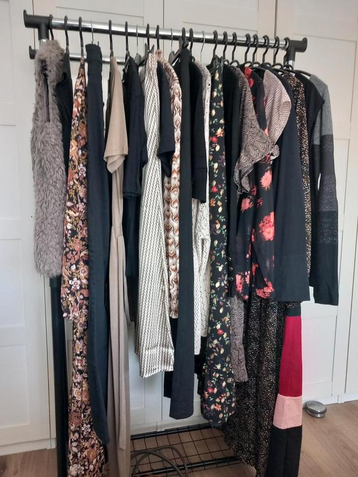 Groot pakket mooie dameskleding maat L inclusief tassen, Kleding | Dames, Dames-kledingpakketten, Maat 42/44 (L), Ophalen