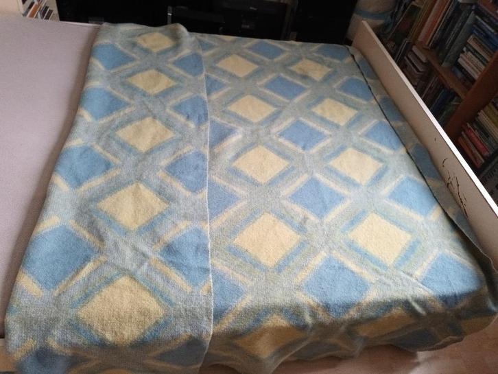 zeer grote merino wollen deken Phoenix ruit blauw 220-200cm, Huis en Inrichting, Woonaccessoires | Plaids en Woondekens, Zo goed als nieuw