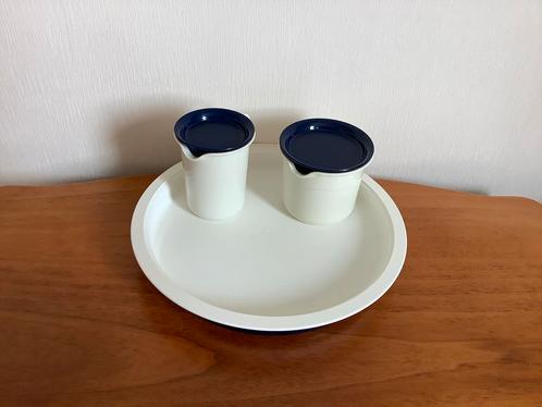 Tupperware Draaiplateau met Roomstel: Melkkan en Suikerpot., Huis en Inrichting, Keuken | Tupperware, Blauw, Wit, Ophalen of Verzenden