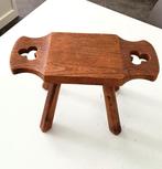 vintage brutalist eiken kruk bijzettafel plantentafel retro, Huis en Inrichting, Ophalen of Verzenden, Gebruikt, Hout
