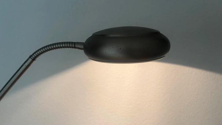 Leeslamp met 2 standen & buigbaar frame, Huis en Inrichting, Lampen | Vloerlampen, Gebruikt, 100 tot 150 cm, Metaal, Ophalen