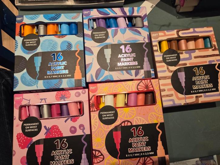 Acryl stiften, Hobby en Vrije tijd, Knutselen, Zo goed als nieuw, Materiaal, Ophalen of Verzenden