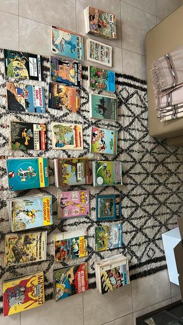 Collectie verschillende stripboeken beschikbaar voor biedingen