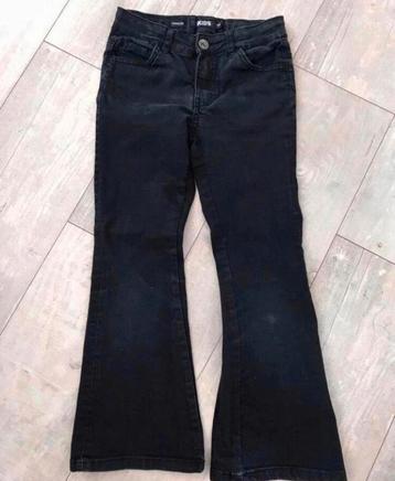 Mooie zwarte jeans met wijde pijpen maar 134 beschikbaar voor biedingen