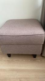 Taupe kleur hocker/poef, Huis en Inrichting, Banken | Voetenbanken en Poefen, Ophalen of Verzenden, Zo goed als nieuw, Vierkant
