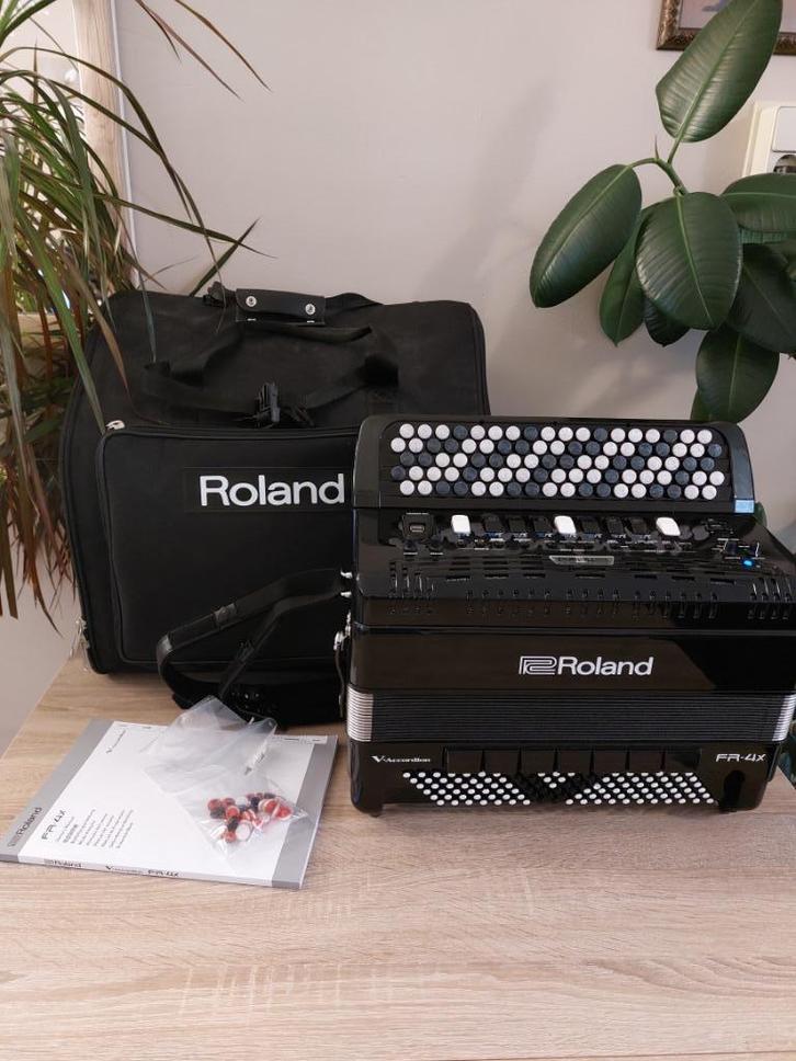 Roland FR-4XB BK accordeon FR4XB inc Dallape Guerrini souds, Muziek en Instrumenten, Accordeons, Zo goed als nieuw, Knopaccordeon