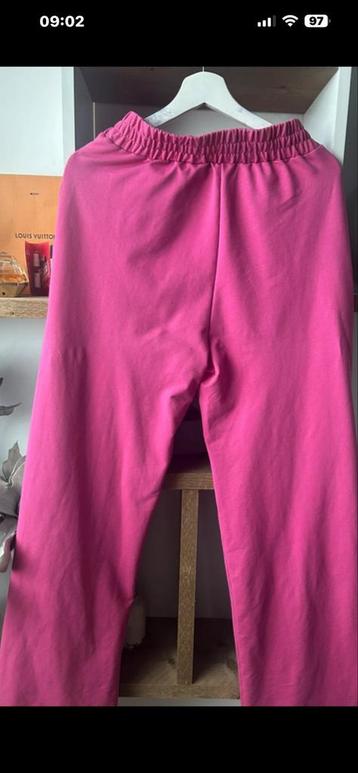 Roze broek, rechte pijp, maat M/L beschikbaar voor biedingen