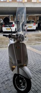 Scooter Iva lux 50 geel kent. 2018 1e eigenaar champagne wit, Fietsen en Brommers, Snorfietsen en Snorscooters, Overige merken