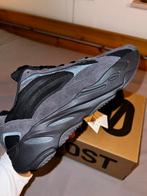 adidas Yeezy Boost 700 V2 Vanta (US 10 / EU 44), Kleding | Heren, Schoenen, Ophalen of Verzenden, Nieuw, Overige kleuren