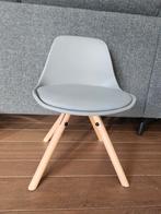 Peuter/ kleuter kuipstoeltje, Huis en Inrichting, Scandinavisch, Zo goed als nieuw, Ophalen, Hout