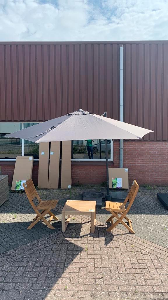 Central Park zweef parasol Vive Ø 290x246 cm antraciet, Tuin en Terras, Parasols, Nieuw, Zweefparasol, Ophalen