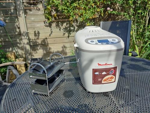 Moulinex broodbakmachine, Witgoed en Apparatuur, Broodbakmachines, Zo goed als nieuw, Met timer, 1200 tot 1600 gram deeg, Kijkvenster