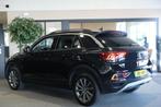 Volkswagen T-ROC 1.5 TSI Life 150PK DSG Navi Virtual ACC PDC, Auto's, Volkswagen, Stof, 4 cilinders, 150 pk, Zwart